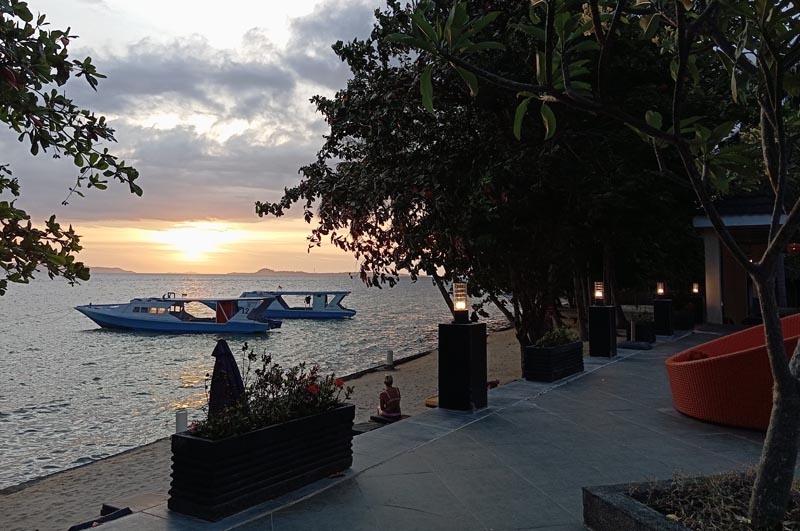 10 Nights Fullboard Diving Package Superior Beachfront Single Occupation Bastianos Bangka Dive Resort 2025