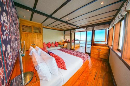 07 Nights Coral Explorers Raja Ampat Upper Deck Master Cabin Coralia Liveaboard 2025