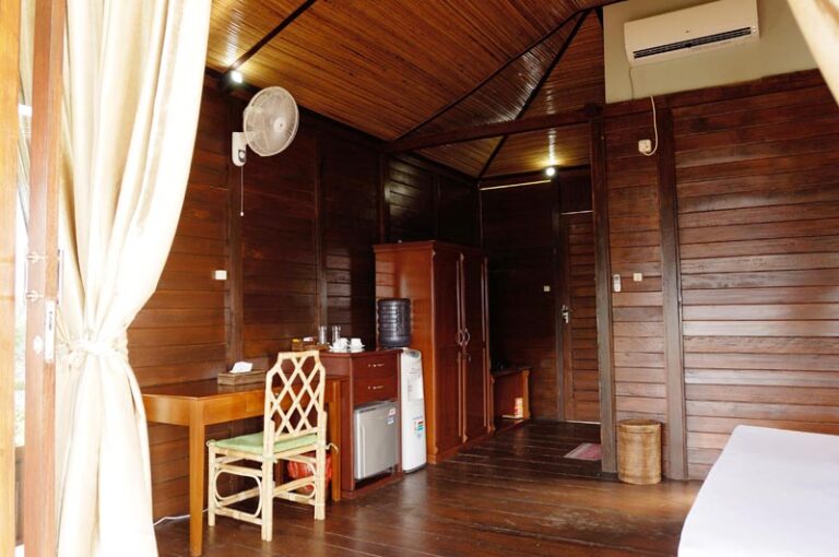 Bastianos Lembeh Resort